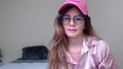 Snapshot of hanny_333 chatting on 01-09-25, 12:19 hanny_333 online show from 01-09-25, 12:19