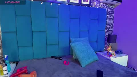 Snapshot of hanny_bliss chatting on 12-22-25, 11:51 Hanny online show from 12-22-25, 11:51