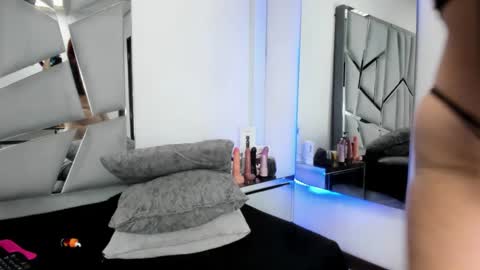 hanny_watson online show from 09-11-25, 02:50