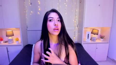 hannyk_ online show from 07-19-26, 04:16