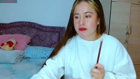 isabella   online show from 10-23-25, 08:18