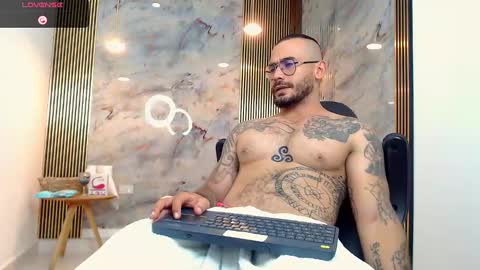 Snapshot of hanz_col chatting on 12-23-24, 02:13 hanz_col online show from 12-23-24, 02:13