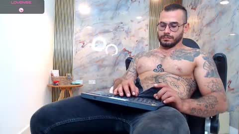 Snapshot of hanz_col chatting on 01-01-25, 01:26 hanz_col online show from 01-01-25, 01:26