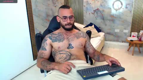 Snapshot of hanz_col chatting on 02-18-25, 02:05 hanz_col online show from 02-18-25, 02:05