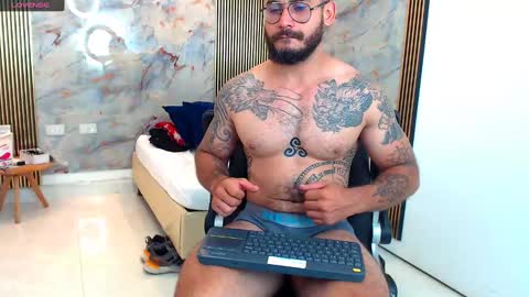 Snapshot of hanz_col chatting on 03-01-25, 11:39 hanz_col online show from 03-01-25, 11:39