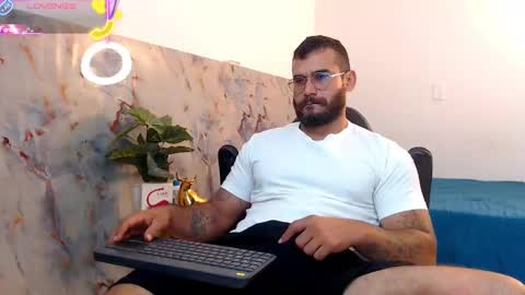 Snapshot of hanz_col chatting on 09-17-25, 01:02 hanz_col online show from 09-17-25, 01:02