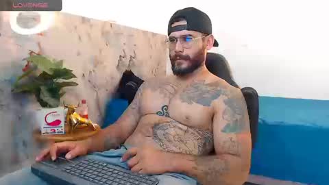 Snapshot of hanz_col chatting on 09-19-25, 01:45 hanz_col online show from 09-19-25, 01:45