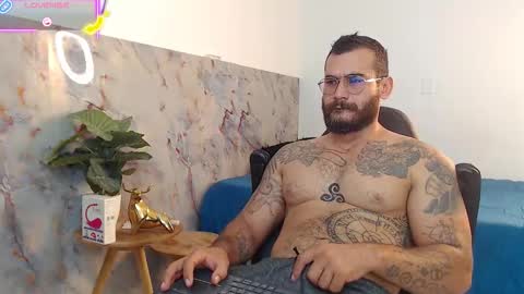 Snapshot of hanz_col chatting on 09-24-25, 11:13 hanz_col online show from 09-24-25, 11:13