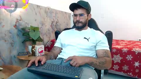Snapshot of hanz_col chatting on 10-13-25, 03:01 hanz_col online show from 10-13-25, 03:01
