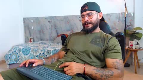 hanz_col online show from 11-26-25, 02:34