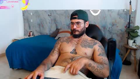 hanz_col online show from 12-21-25, 03:24