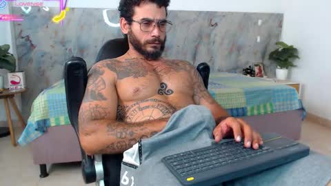 Snapshot of hanz_col chatting on 05-23-26, 11:20 hanz_col online show from 05-23-26, 11:20