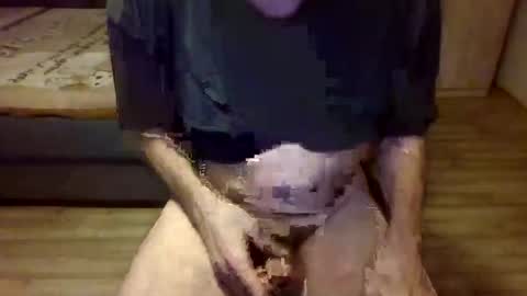 Snapshot of hanzik1954 chatting on 12-25-24, 06:09 hanzik1954 online show from 12-25-24, 06:09