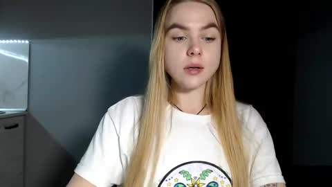 happy_fox_ online show from 01-07-25, 09:25