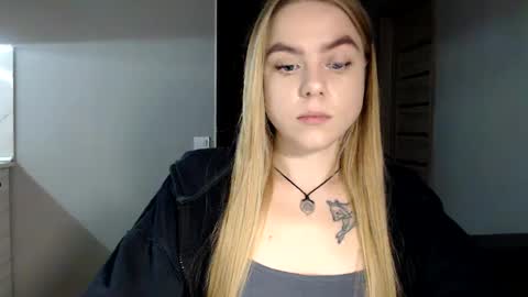 happy_fox_ online show from 01-15-25, 09:51