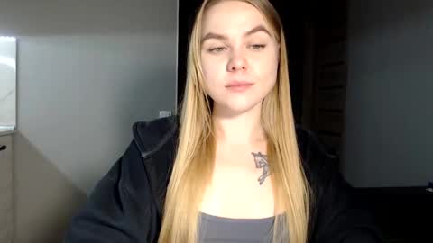 happy_fox_ online show from 02-17-25, 10:25