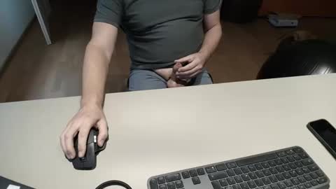 Snapshot of happybugger chatting on 10-26-25, 02:12 Cum for you online show from 10-26-25, 02:12