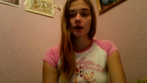 Snapshot of happyemily18 chatting on 12-21-25, 05:09 happyemily online show from 12-21-25, 05:09