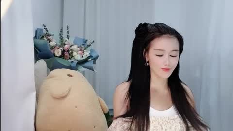 Snapshot of happyflower802318 chatting on 06-21-26, 03:25 Daisy online show from 06-21-26, 03:25