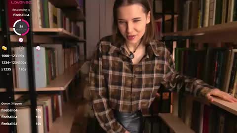 Snapshot of happynewdear chatting on 12-04-25, 01:48 Evy online show from 12-04-25, 01:48