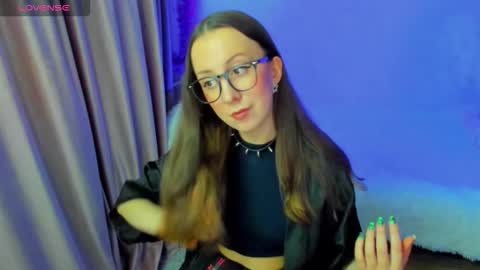 Stephanie online show from 01-16-26, 04:44