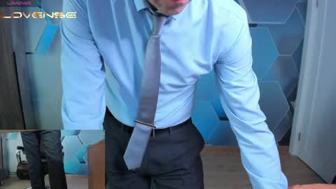 Snapshot of hard_and_juici chatting on 05-27-26, 03:25 Steve online show from 05-27-26, 03:25