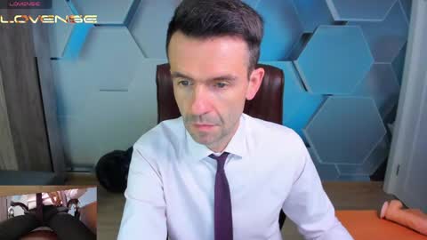 Snapshot of hard_and_juici chatting on 05-28-26, 11:18 Steve online show from 05-28-26, 11:18