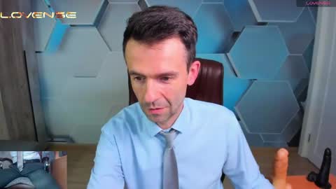 Snapshot of hard_and_juici chatting on 06-06-26, 04:12 Steve online show from 06-06-26, 04:12