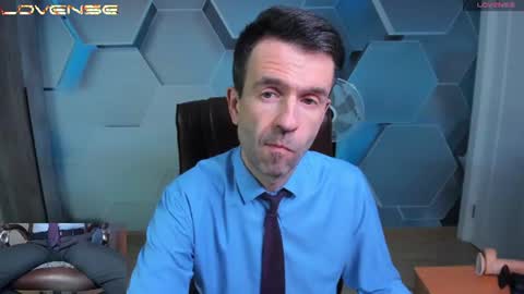 Snapshot of hard_and_juici chatting on 06-15-26, 03:09 Steve online show from 06-15-26, 03:09