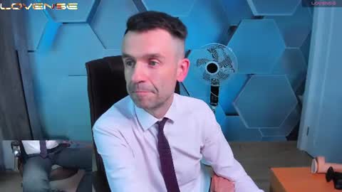 Snapshot of hard_and_juici chatting on 06-15-26, 03:14 Steve online show from 06-15-26, 03:14