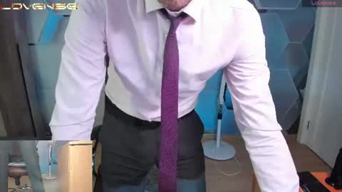 Snapshot of hard_and_juici chatting on 06-18-26, 03:29 Steve online show from 06-18-26, 03:29