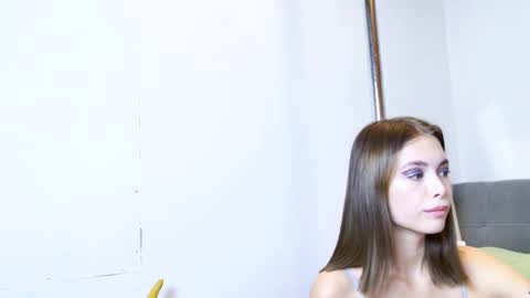Snapshot of hard_candy_gang chatting on 02-09-25, 05:11 Molly and BaldMan online show from 02-09-25, 05:11