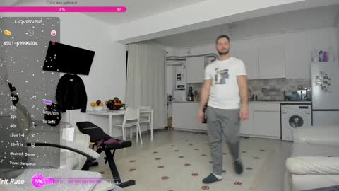 Snapshot of hard_chriss chatting on 12-11-24, 05:10 Hard Cock online show from 12-11-24, 05:10