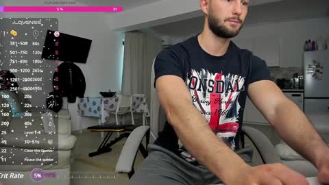 Snapshot of hard_chriss chatting on 01-01-25, 01:05 Hard Cock online show from 01-01-25, 01:05