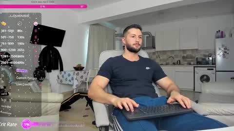 Snapshot of hard_chriss chatting on 01-07-25, 08:13 Hard Cock online show from 01-07-25, 08:13
