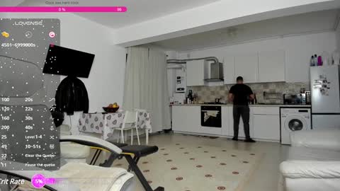 Snapshot of hard_chriss chatting on 01-10-25, 05:15 Hard Cock online show from 01-10-25, 05:15