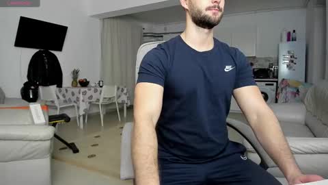 Snapshot of hard_chriss chatting on 02-12-25, 05:05 Hard Cock online show from 02-12-25, 05:05