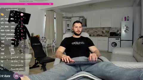 Snapshot of hard_chriss chatting on 03-01-25, 01:07 Hard Cock online show from 03-01-25, 01:07