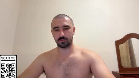 Snapshot of hard_to_obey chatting on 10-08-25, 05:54 Vadim online show from 10-08-25, 05:54