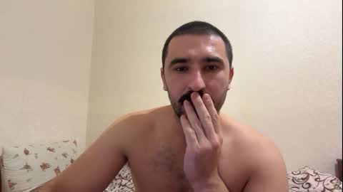 Snapshot of hard_to_obey chatting on 11-03-25, 08:10 Vadim online show from 11-03-25, 08:10