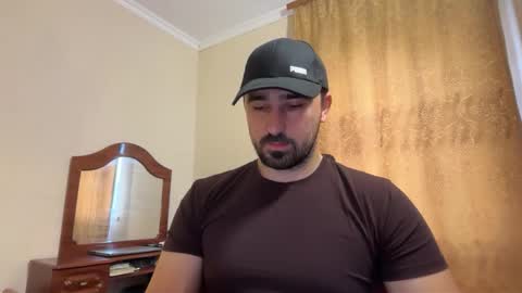 Snapshot of hard_to_obey chatting on 11-30-25, 12:20 Vadim online show from 11-30-25, 12:20