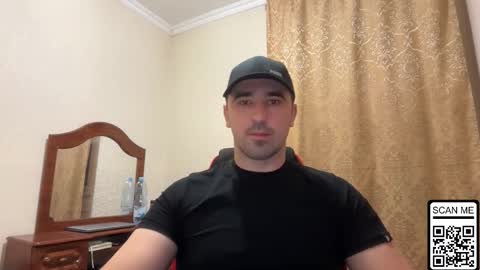 Snapshot of hard_to_obey chatting on 12-02-25, 07:20 Vadim online show from 12-02-25, 07:20