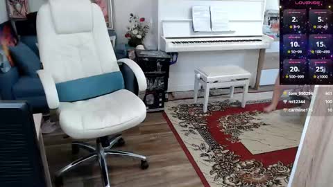 Snapshot of hardanaldp chatting on 02-23-25, 10:49 Elly online show from 02-23-25, 10:49