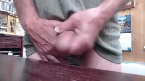 Snapshot of hardbuns chatting on 07-24-26, 07:17 Brad online show from 07-24-26, 07:17