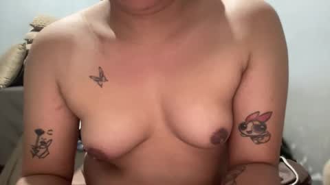 Snapshot of hardfucking_kelly chatting on 05-05-26, 03:42 jessabelle online show from 05-05-26, 03:42