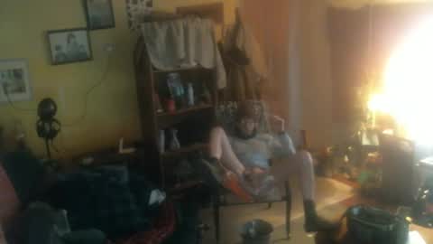 Snapshot of hardinhand44 chatting on 12-22-25, 06:49 john nobles online show from 12-22-25, 06:49