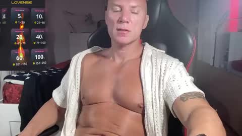 Snapshot of hardmattsteel chatting on 09-18-25, 01:02 MATTSTEEL - ITALIAN STALLION online show from 09-18-25, 01:02