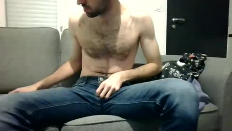 Snapshot of hardmika chatting on 03-09-25, 11:56 Mika online show from 03-09-25, 11:56