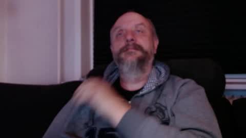 MrLazy online show from 12-21-25, 03:19