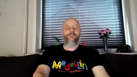 MrLazy online show from 05-19-26, 04:19